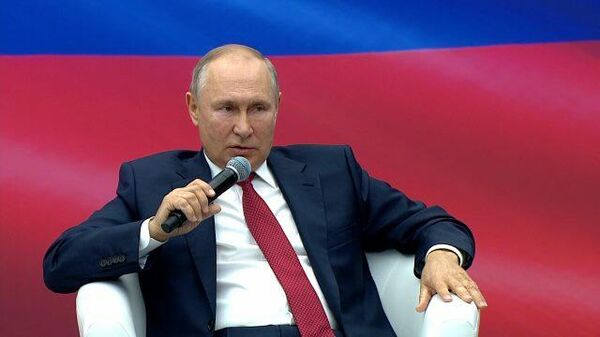 Путин анонсировал выплаты пенсионерам и военнослужащим 