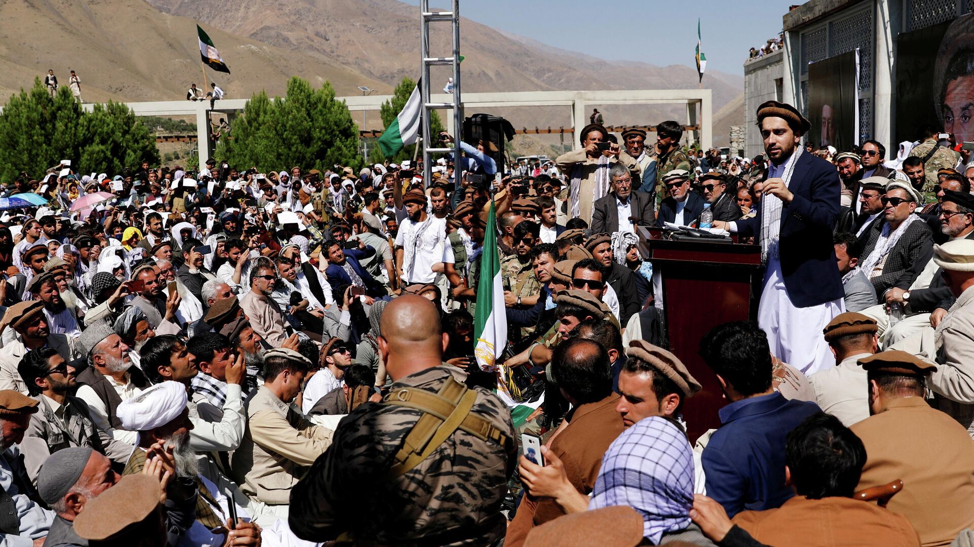Лидер сопротивления Ахмад Масуд выступает перед своими сторонниками в провинции Панджшер, Афганистан - РИА Новости, 1920, 25.08.2021