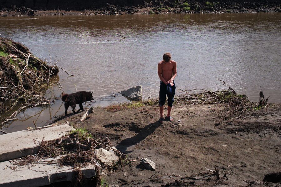 Берег реки Кия после разлива