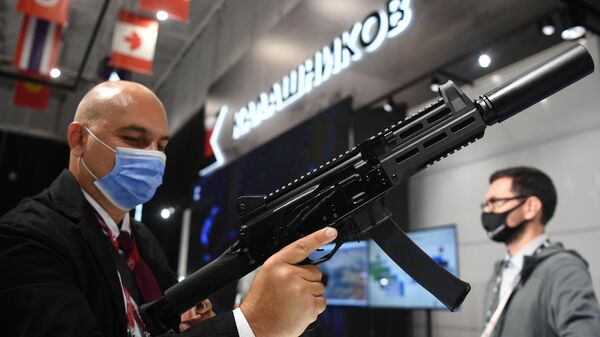 Пистолет-пулемет ППК-20 концерна Калашников, представленный в выставочной экспозиции