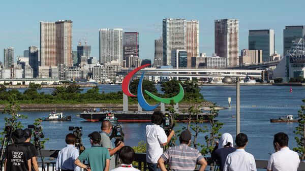 Паралимпийский символ установлен в районе Одайба, Токио