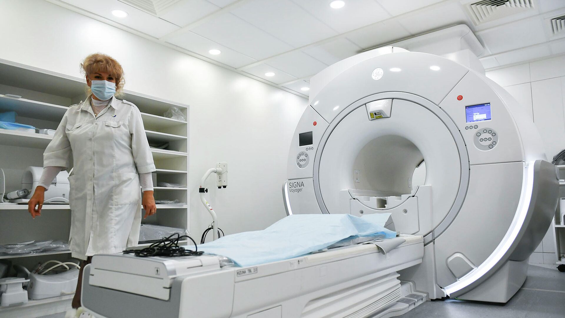 Магнитно-резонансный томограф в медицинском центре  360 - РИА Новости, 1920, 23.08.2021