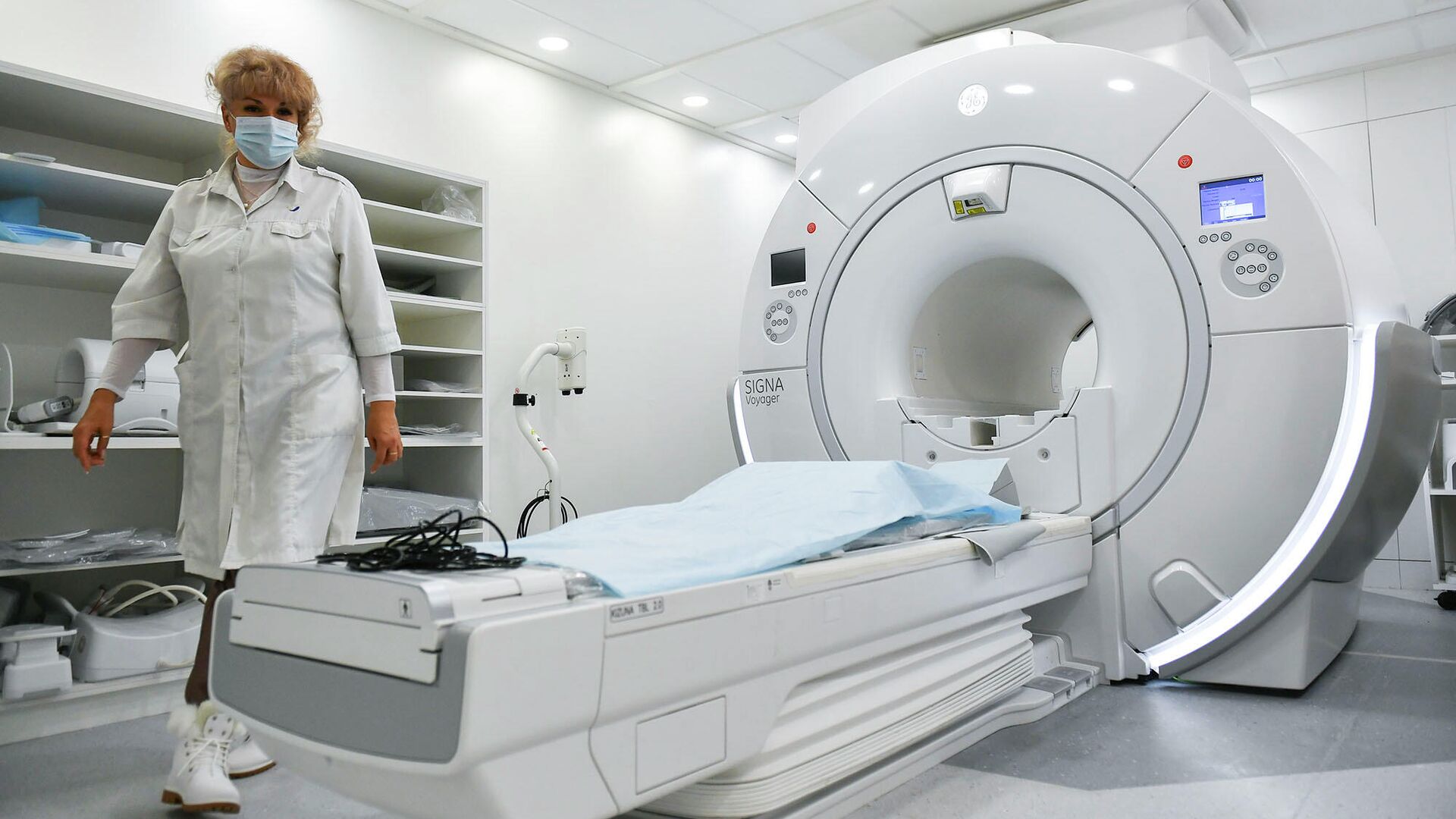 Магнитно-резонансный томограф в медицинском центре   - РИА Новости, 1920, 23.08.2021
