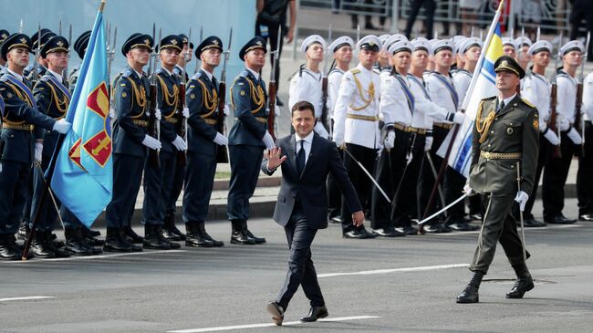 Президент Украины Владимир Зеленский на военном параде ко Дню независимости Украины в Киеве