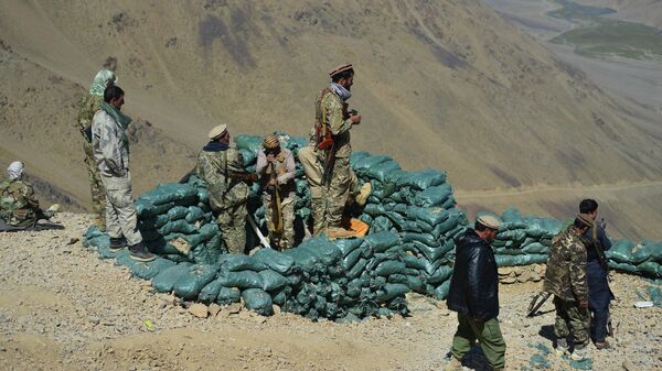 Силы сопротивления талибам* на боевой позиции в провинции Панджшер