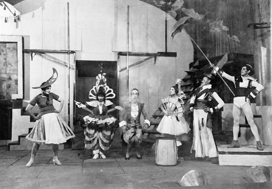 Сцена из оперетты Лекока Жирофле-Жирофля, поставленной Александром Таировым в Московском камерном театре