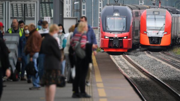 Двухэтажный поезд Штадлер запустили на МЦК в тестовом режиме
