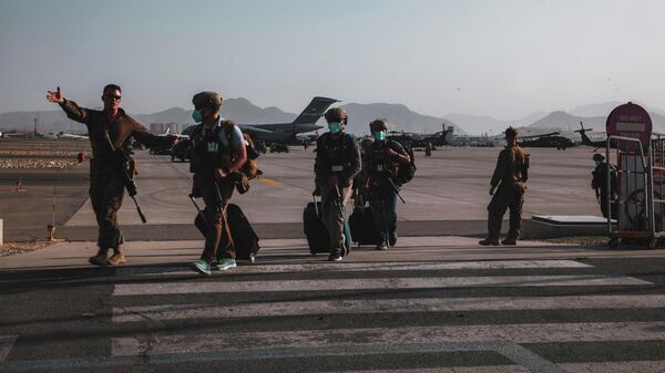 Подготовка к эвакуации в международном аэропорту Хамида Карзая в Кабуле