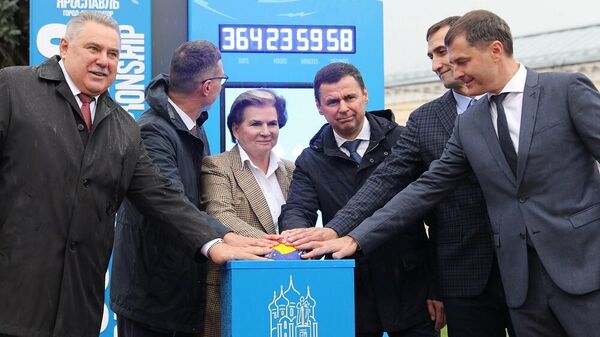 Губернатор Ярославской области Дмитрий Миронов во время запуске часов обратного отсчета до чемпионата мира по волейболу в 2022 