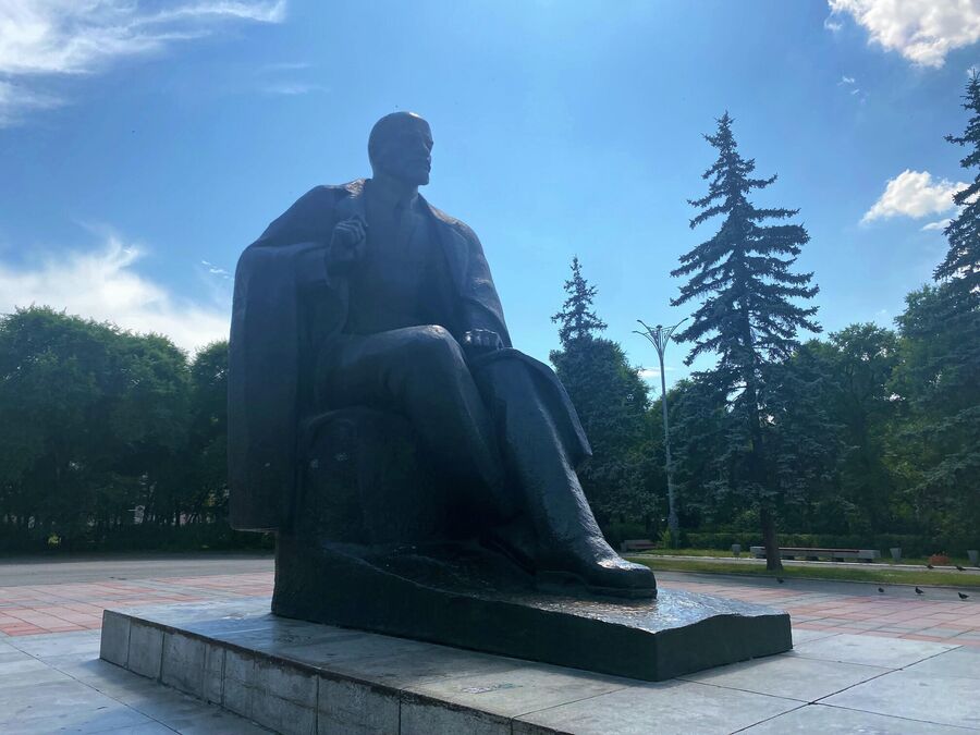 Памятник В. И. Ленину в Абакане, Хакасия