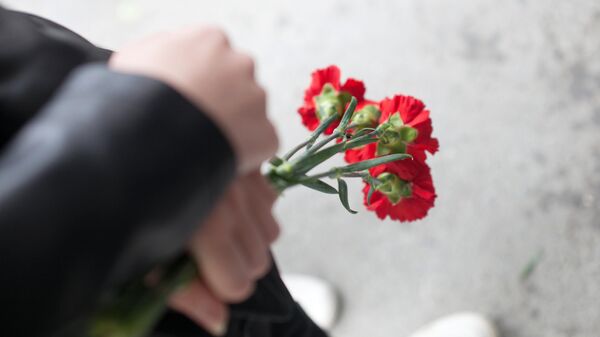 Прощание с убитой в Тюмени школьницей Настей Муравьевой