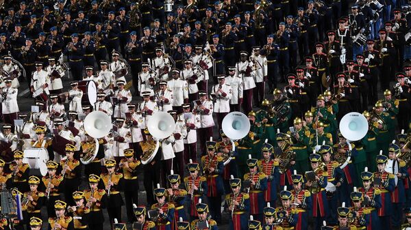 Торжественная церемония открытия XIV Международного военно-музыкального фестиваля Спасская башня на Красной площади в Москве