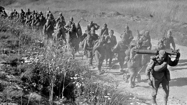 Гвардейская дивизия имени И. Панфилова переходит на позиции, отбитые у врага. 1943 год