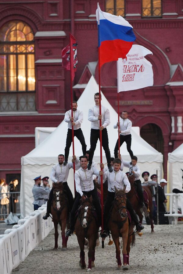 Выступление команды Кремлевской школы верховой езды в рамках XIV Международного военно-музыкального фестиваля Спасская башня