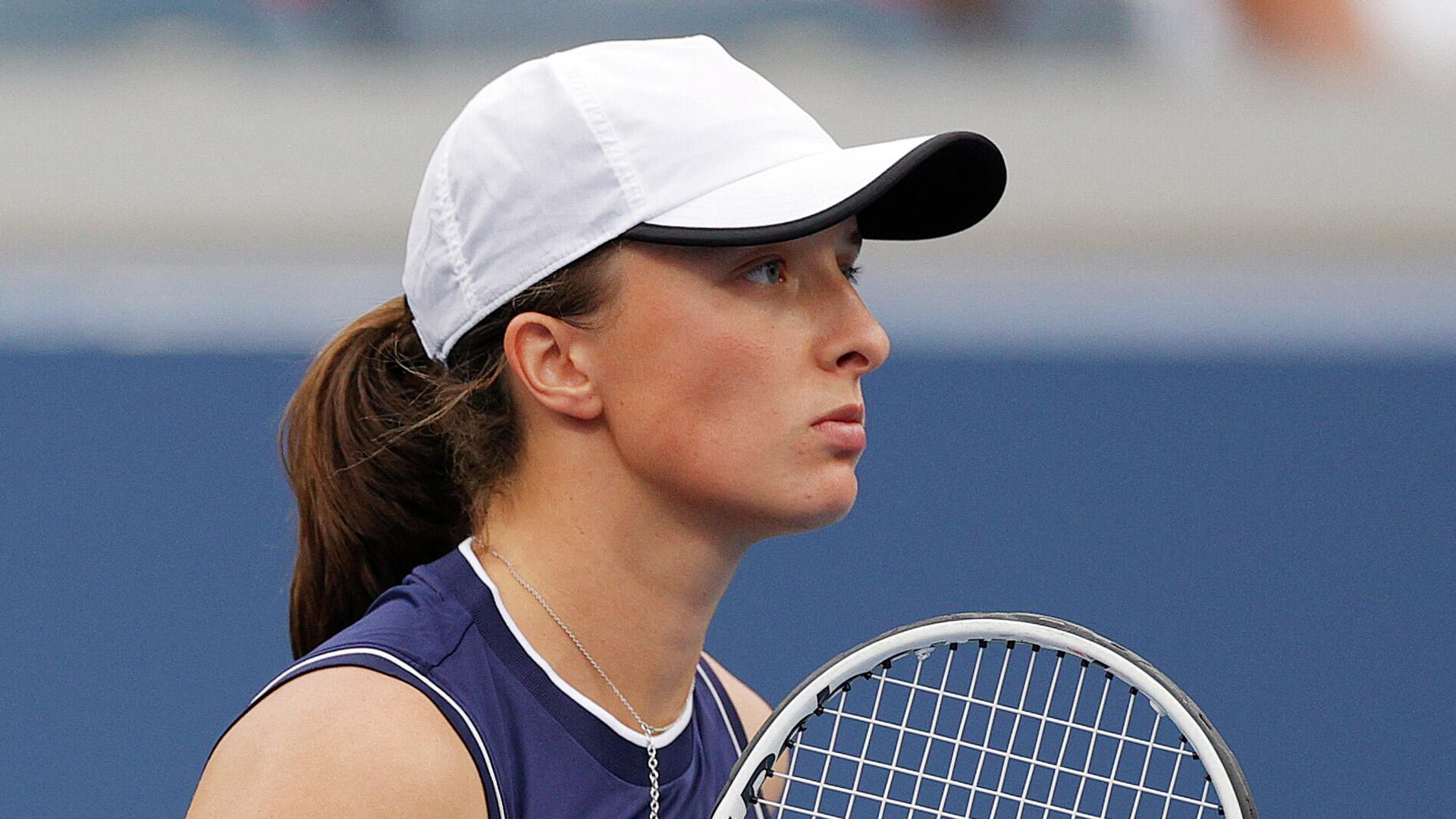 NEW YORK, NEW YORK - AUGUST 31: Iga Swiatek of Poland celebrates match point against Jamie Loeb of the United States during her Women's Singles first round match on Day Two of the 2021 US Open at the Billie Jean King National Tennis Center on August 31, 2021 in the Flushing neighborhood of the Queens borough of New York City.   Sarah Stier/Getty Images/AFP (Photo by Sarah Stier / GETTY IMAGES NORTH AMERICA / Getty Images via AFP) - РИА Новости, 1920, 01.09.2021