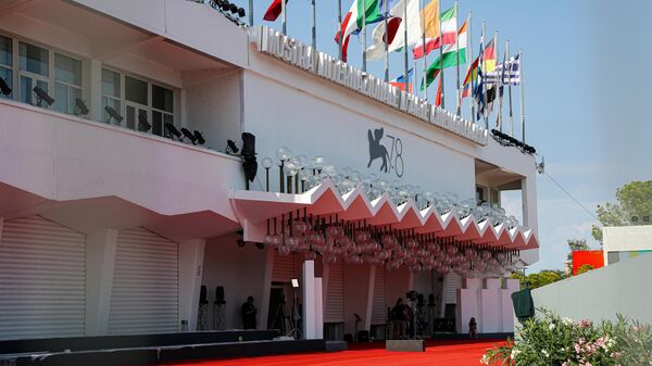 Здание главного зала Сала Гранде перед началом открытия 78-го Венецианского кинофестиваля, который пройдет с 1 по 11 сентября на итальянском острове Лидо