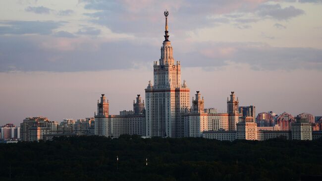 МГУ имени М. В. Ломоносова на Воробьевых горах в Москве.