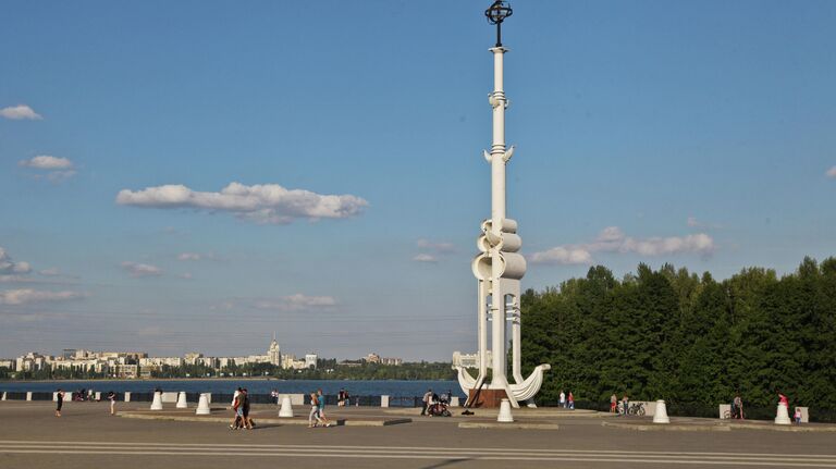 Адмиралтейская площадь на берегу Воронежского водохранилища