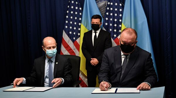 Президент Украины Владимир Зеленский во время подписания меморандума между ГП НАЭК Энергоатом и Westinghouse electric