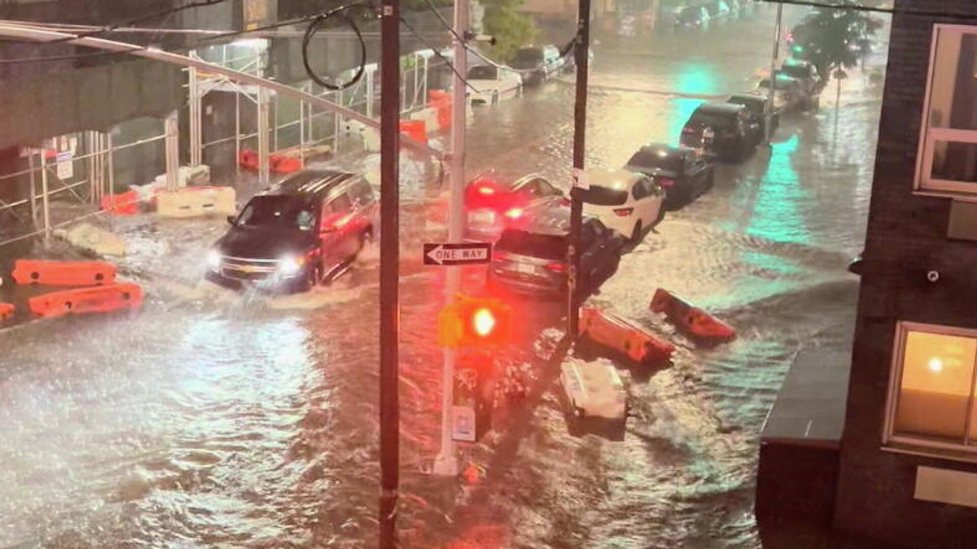 Затопленная улица в Уильямсберге, Бруклин, Нью-Йорк - РИА Новости, 1920, 02.09.2021
