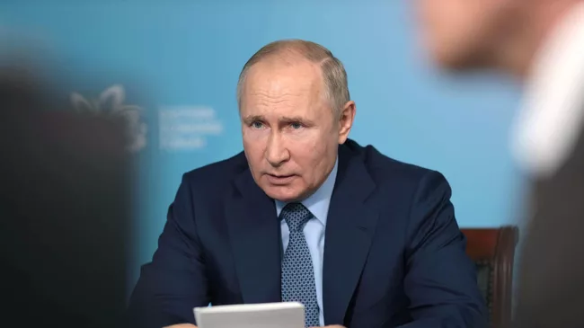 Рабочая поездка президента РФ В. Путина в Дальневосточный федеральный округ. День второй