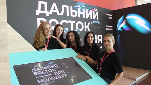 Девушки на Восточном экономическом форуме во Владивостоке