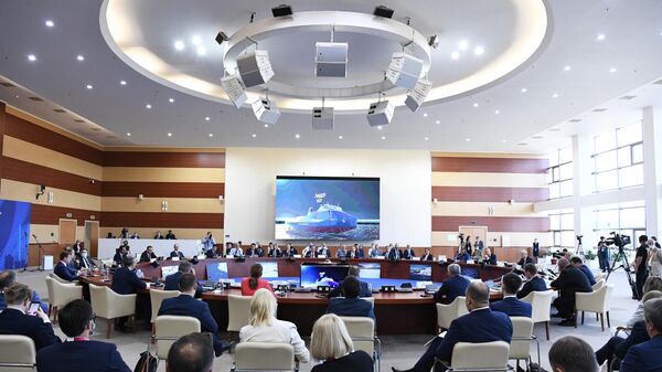 Участники расширенного заседания общественного совета СМП Большой Северный морской путь: новый глобальный маршрут в рамках Восточного экономического форума во Владивостоке