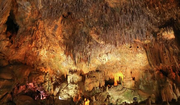 Пещера Дамлаташ в городе Аланья