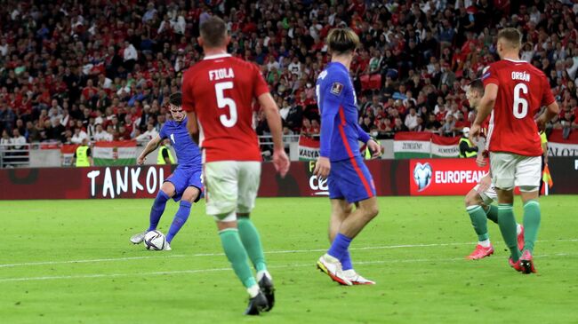 Soccer Football - World Cup - UEFA Qualifiers - Group I - Hungary v England - Puskas Arena, Budapest, Hungary - September 2, 2021 England's Declan Rice scores their fourth goal REUTERS/Carl Recine