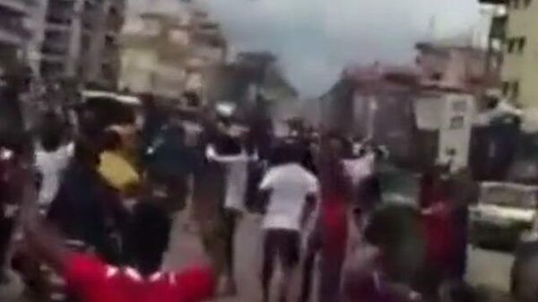 Крики на улицах столицы Гвинеи после попытки военного переворота 