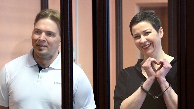 Мария Колесникова и Максим Знак во время вынесения приговора в Минском областном суде