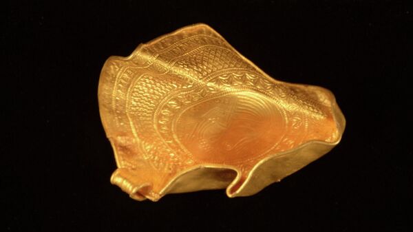 Золотые предметы VI столетия, найденные около города Еллинг, Дания