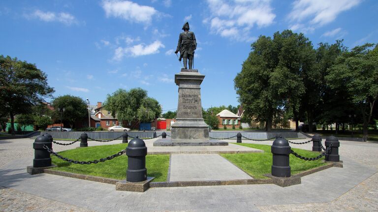 Памятник Петру I в Таганроге 