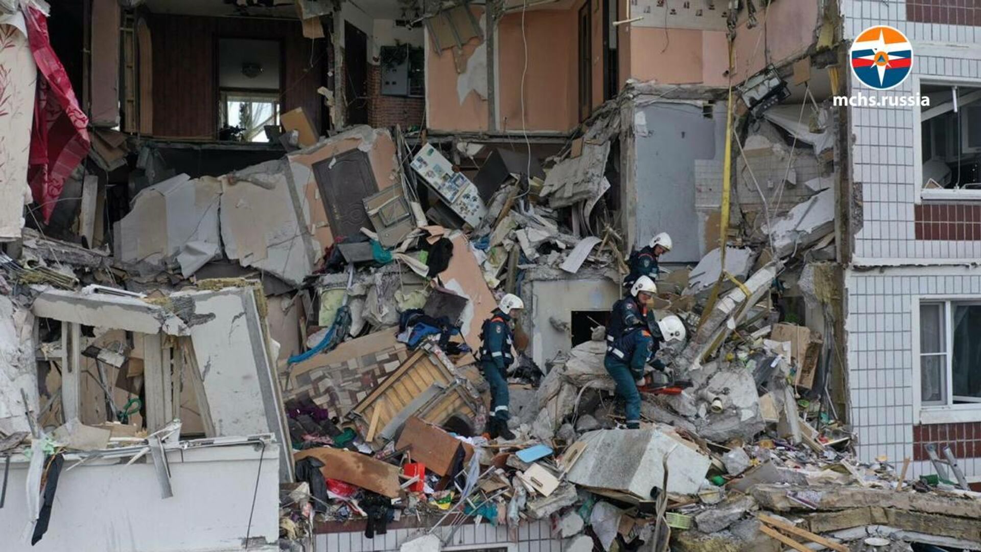 Многоквартирный жилой дом в Ногинске разрушенный в результате взрыва бытового газа - РИА Новости, 1920, 08.09.2021