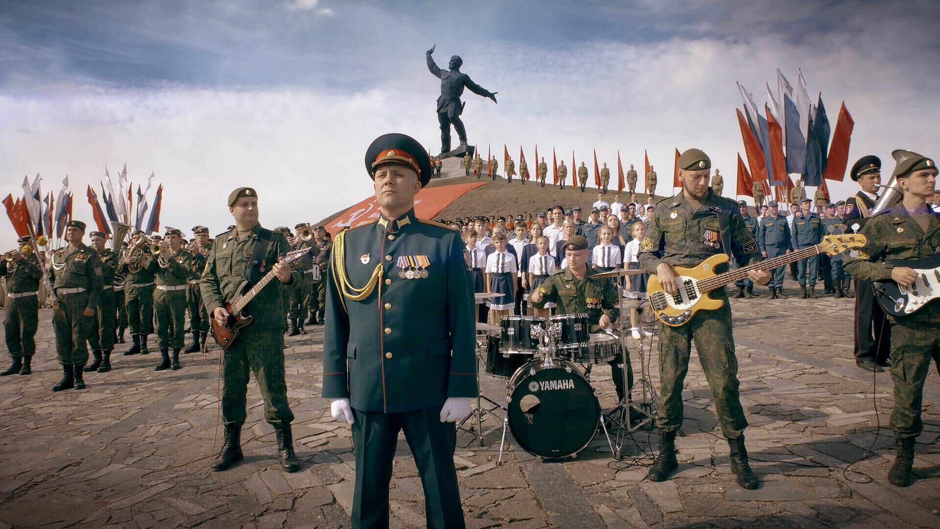 Песня донбасс за нами слушать. Донбасс за нами клип. Парад Победы в Луганске 2021.