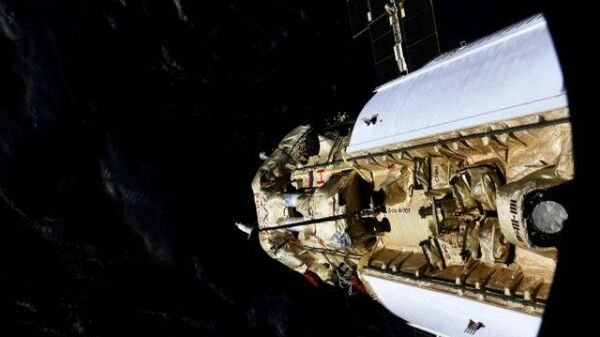 LIVE: Выход в открытый космос членов российского экипажа экспедиции МКС-65