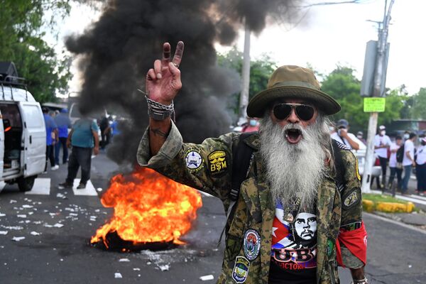 Акция протеста против признания биткоина официальным платежным средством в Сан-Сальвадоре