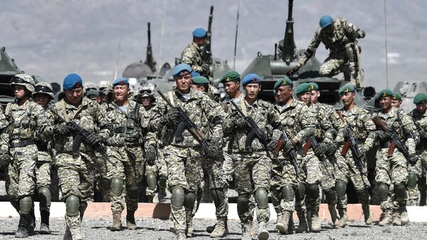 Военнослужащие ВС Киргизии на военных учениях ОДКБ