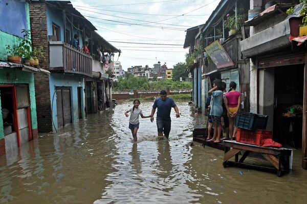 Последствия наводнения в Катманду