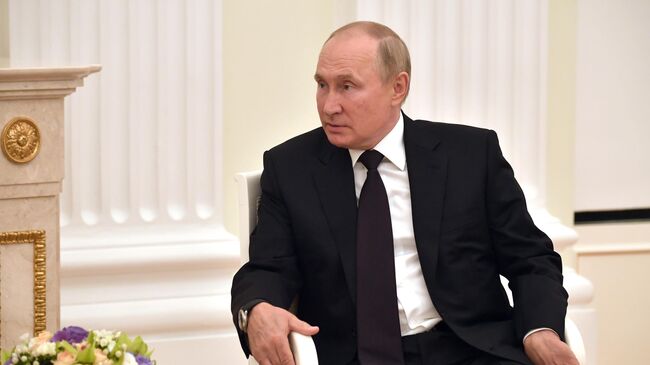 Президент РФ Владимир Путин во время встречи с президентом Белоруссии Александром Лукашенко