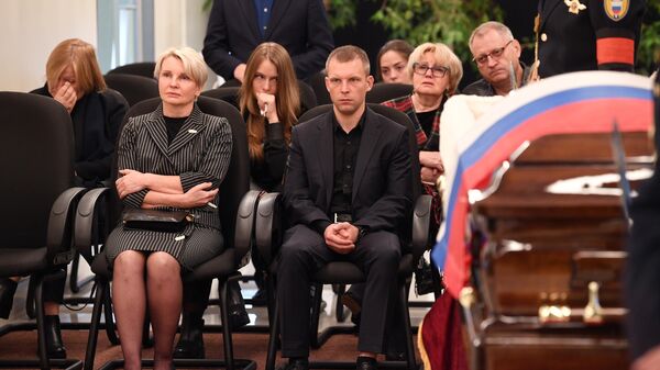На церемонии прощания с трагически погибшим во время учений в Норильске главой МЧС Евгением Зиничевым