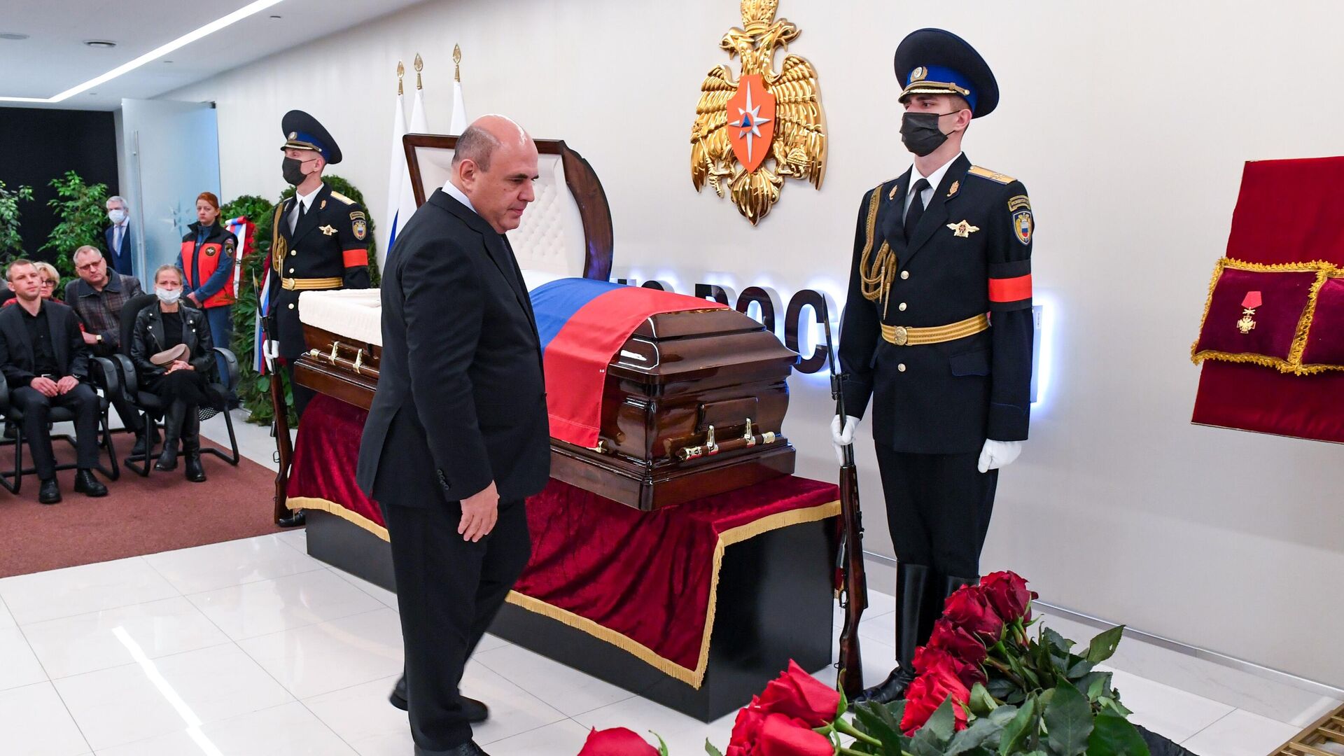 Председатель правительства РФ Михаил Мишустин на церемонии прощания с главой МЧС Евгением Зиничевым - РИА Новости, 1920, 10.09.2021