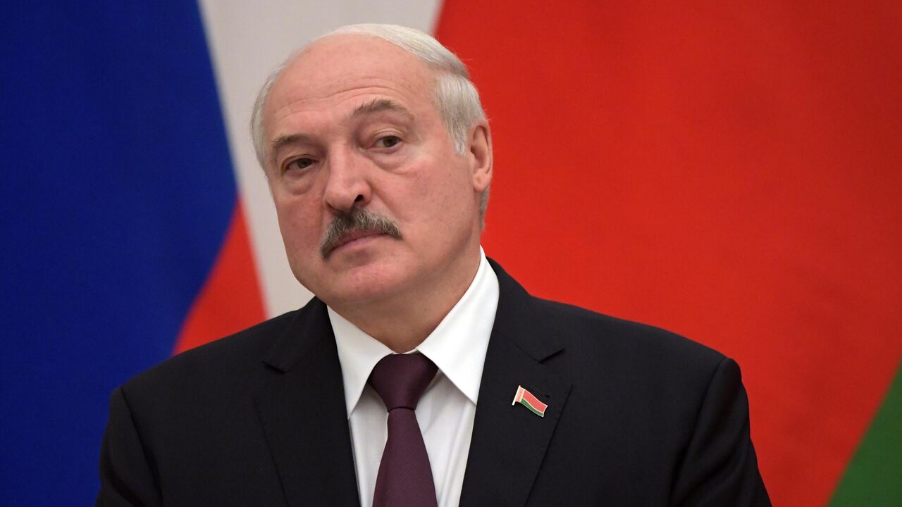 Лукашенко: украинские военные сами попросили Россию спасти Крым в 2014 году