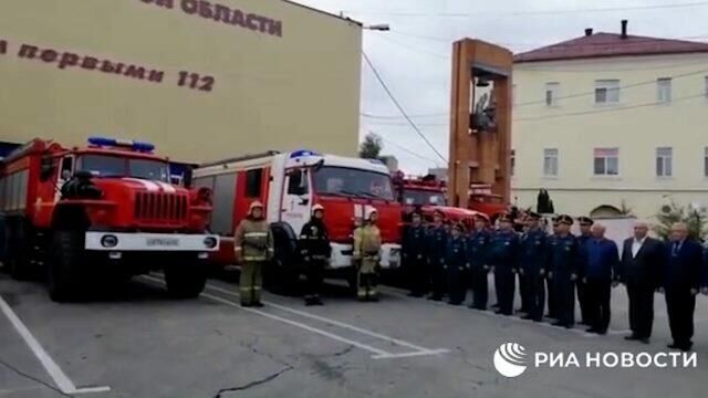 Спасатели МЧС включили мигалки и сирены в память о Зиничеве - РИА Новости, 1920, 10.09.2021