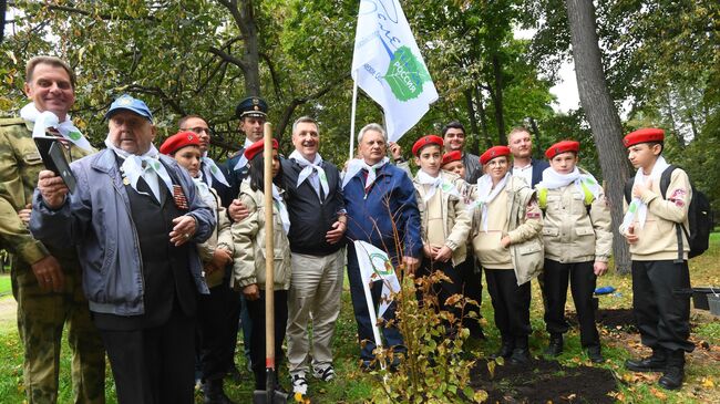 Посадка деревьев в рамках всероссийского экологического субботника Зелёная Россия на территории РГАУ МСХА им. К.А. Тимирязева в Москве