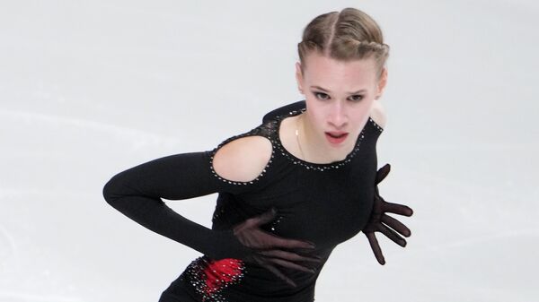 Майя Хромых выступает с произвольной программой в женском одиночном катании на контрольных прокатах сборной России по фигурному катанию в Челябинске. 