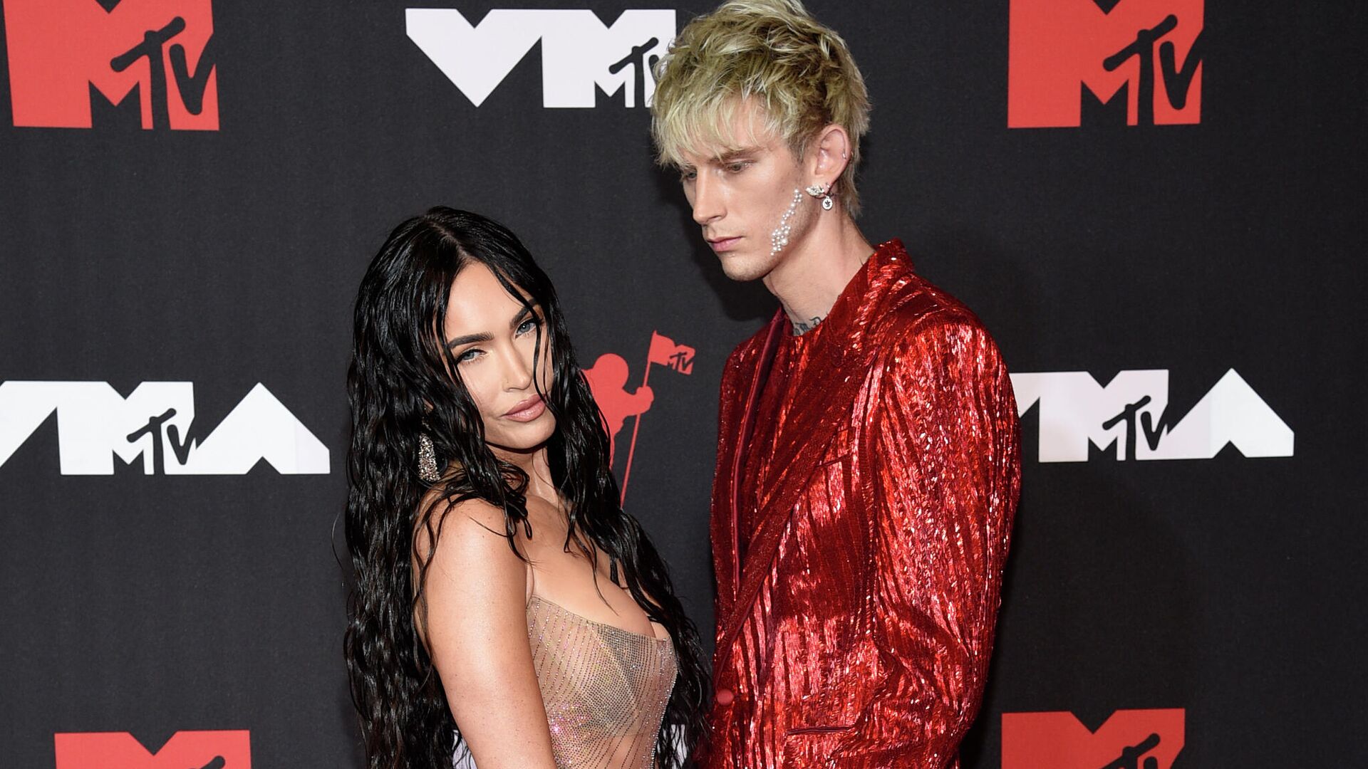 Меган Фокс Machine Gun Kelly на премии MTV Video Music Awards - РИА Новости, 1920, 18.05.2022