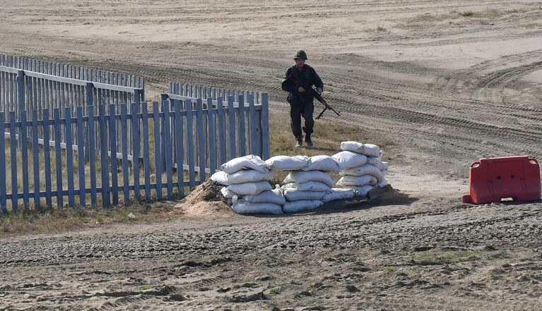 Военнослужащий на совместных стратегических учениях Запад-2021 вооруженных сил России и Белоруссии на военном полигоне Обуз-Лесновский в Белоруссии