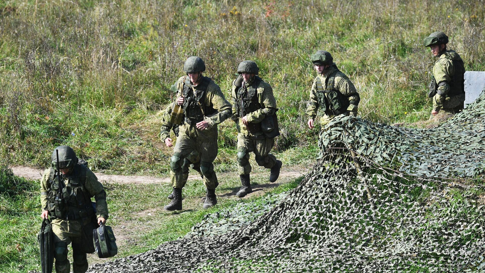 Военнослужащие на совместных стратегических учениях вооруженных сил России и Белоруссии Запад -2021 на полигоне Правдинский в Калининградской области - РИА Новости, 1920, 30.09.2021