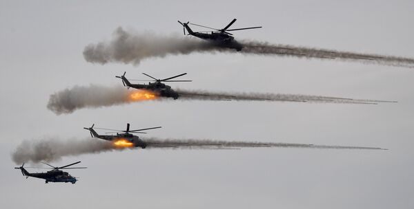 Ударные вертолеты Ми-24 во время основного этапа учений Запад-2021 на полигоне Мулино в Нижегородской области